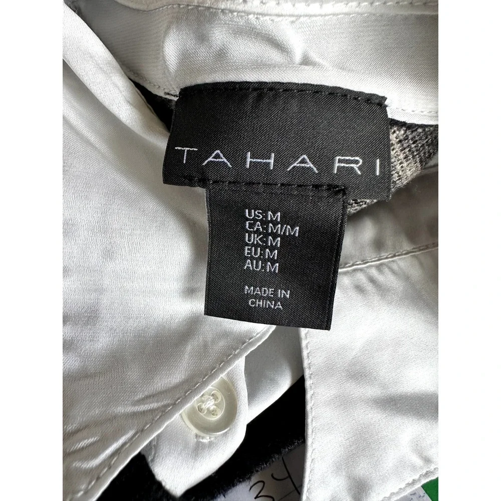 Tahari sweater medium
